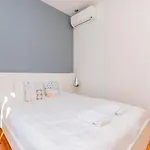 Amazing 4bdr Flat In Areeiro By Lovelystay Apartament *
