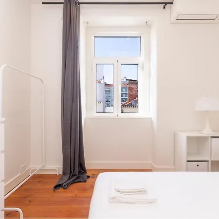 Amazing 4bdr Flat In Areeiro By Lovelystay Lisboa