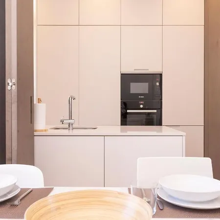 Daire Amazing 4bdr Flat In Areeiro By Lovelystay *