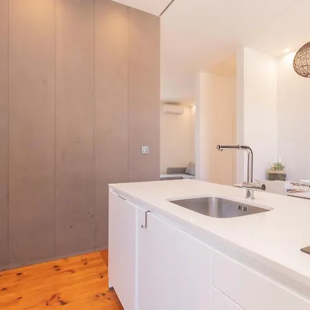 Amazing 4bdr Flat In Areeiro By Lovelystay Daire Lisboa
