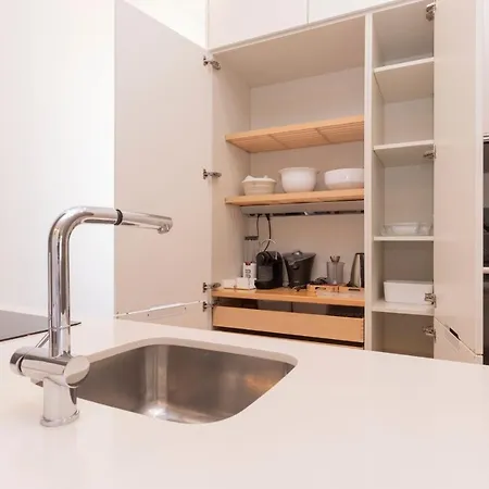 Amazing 4bdr Flat In Areeiro By Lovelystay Daire