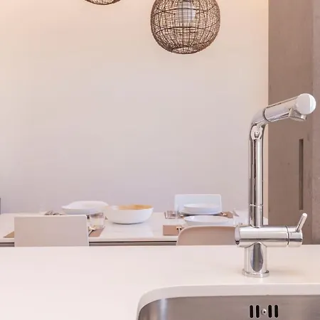 Daire Amazing 4bdr Flat In Areeiro By Lovelystay Lisboa
