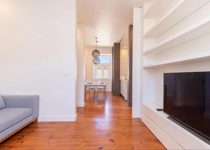 Amazing 4bdr Flat In Areeiro By Lovelystay *