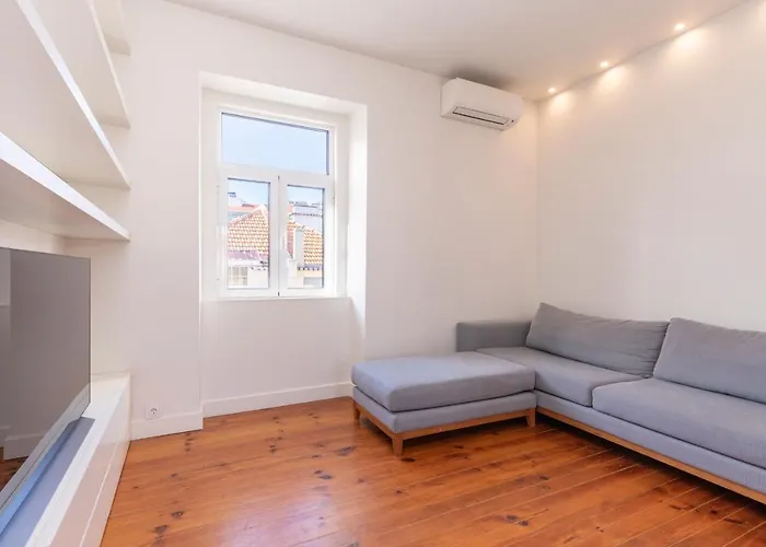 Amazing 4bdr Flat In Areeiro By Lovelystay *