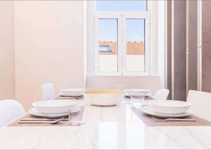 Apartment Amazing 4bdr Flat In Areeiro By Lovelystay *