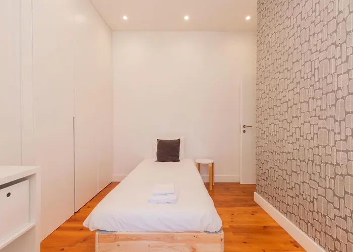 Amazing 4bdr Flat In Areeiro By Lovelystay Apartment