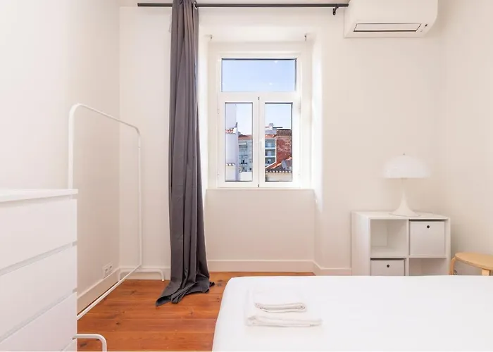 Amazing 4bdr Flat In Areeiro By Lovelystay Lisbon