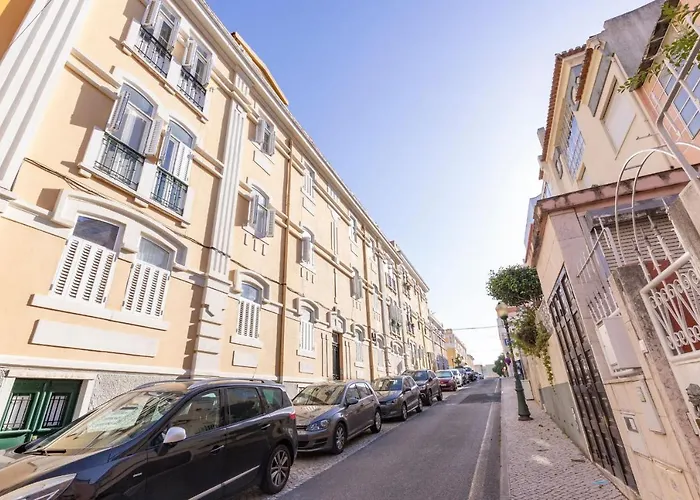 Amazing 4bdr Flat In Areeiro By Lovelystay *