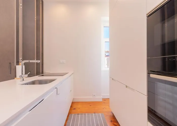 Amazing 4bdr Flat In Areeiro By Lovelystay Apartment *