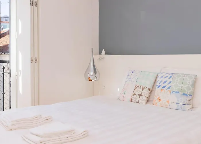 Amazing 4bdr Flat In Areeiro By Lovelystay Lisbon