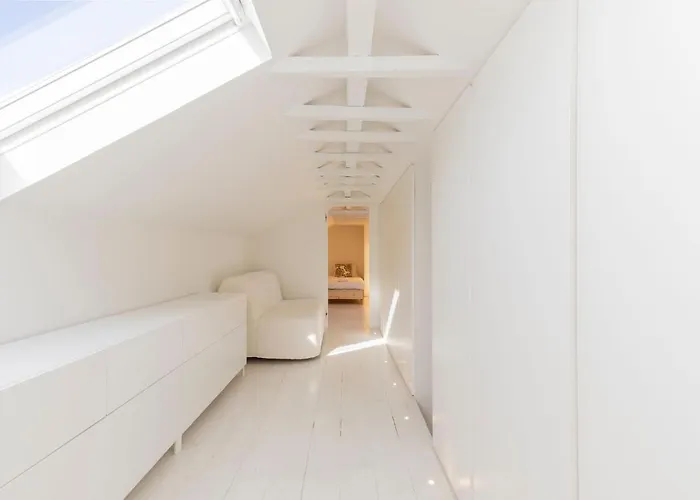 Apartment Amazing 4bdr Flat In Areeiro By Lovelystay