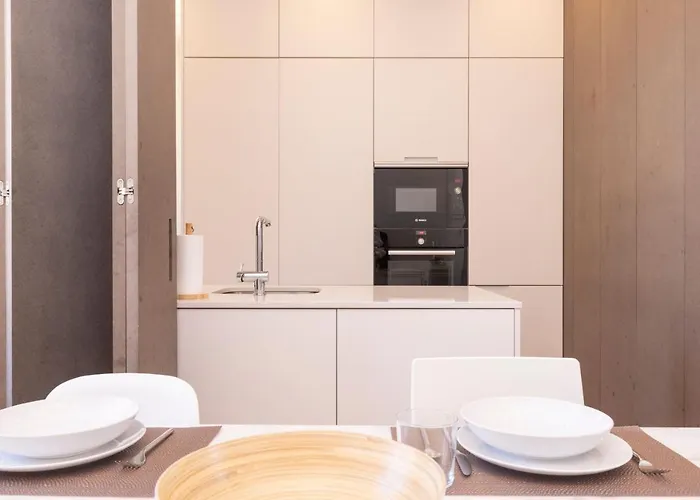 Apartment Amazing 4bdr Flat In Areeiro By Lovelystay *