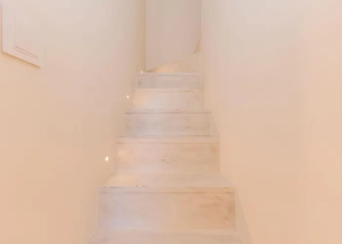 Amazing 4bdr Flat In Areeiro By Lovelystay Apartment