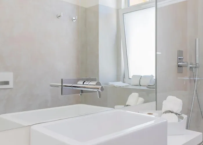 Apartment Amazing 4bdr Flat In Areeiro By Lovelystay