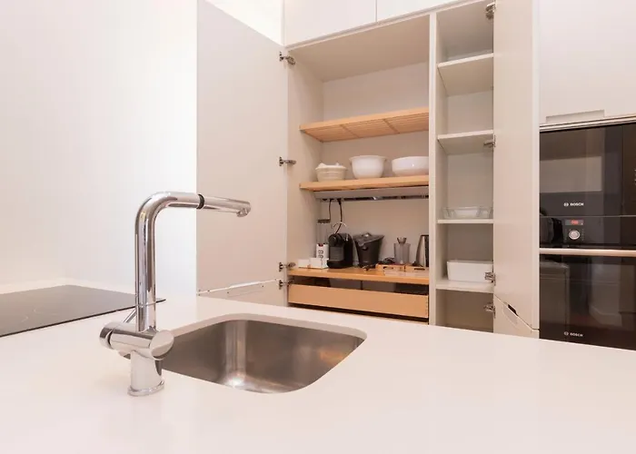 Amazing 4bdr Flat In Areeiro By Lovelystay 公寓