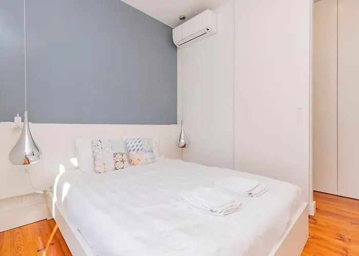 Amazing 4bdr Flat In Areeiro By Lovelystay Apartment *