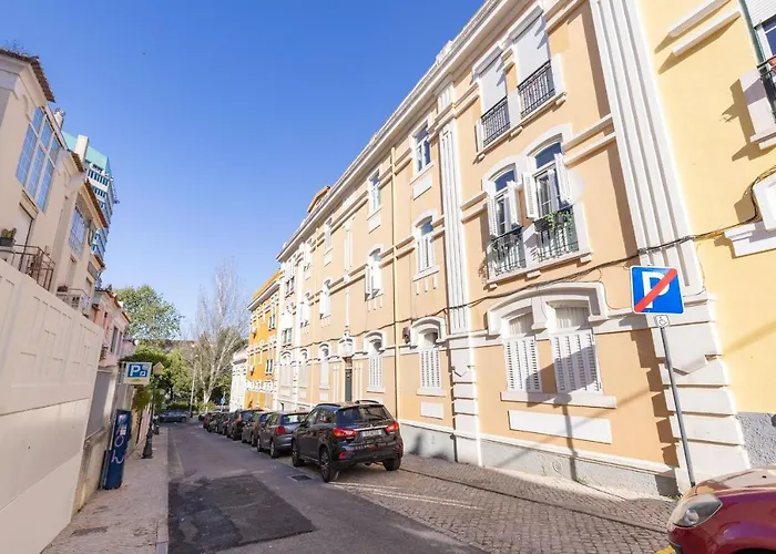 Apartment Amazing 4bdr Flat In Areeiro By Lovelystay *