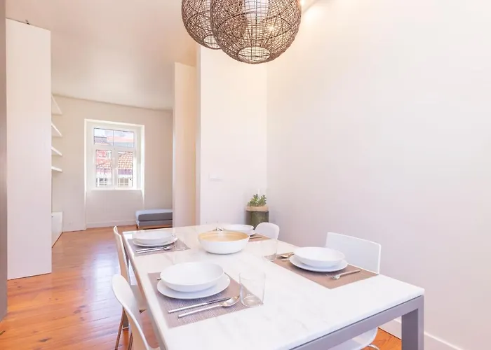 Amazing 4bdr Flat In Areeiro By Lovelystay Lisbon