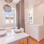 Апартаменты Amazing 4bdr Flat In Areeiro By Lovelystay