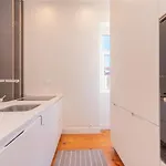 Amazing 4bdr Flat In Areeiro By Lovelystay Апартаменты *