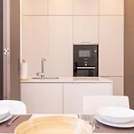 Апартаменты Amazing 4bdr Flat In Areeiro By Lovelystay *