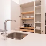 Amazing 4bdr Flat In Areeiro By Lovelystay Apartman