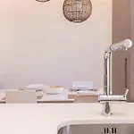 Апартаменты Amazing 4bdr Flat In Areeiro By Lovelystay Лиссабон